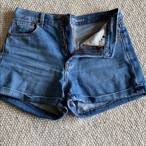 AE Mom short
